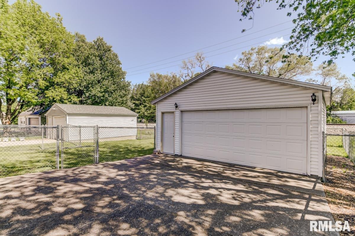 2820 East Black Avenue Springfield, IL 62702 - Photo 20 of 24