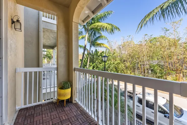 $5,000 | 106 Southwest 1st Avenue, Delray Beach, FL 33444
