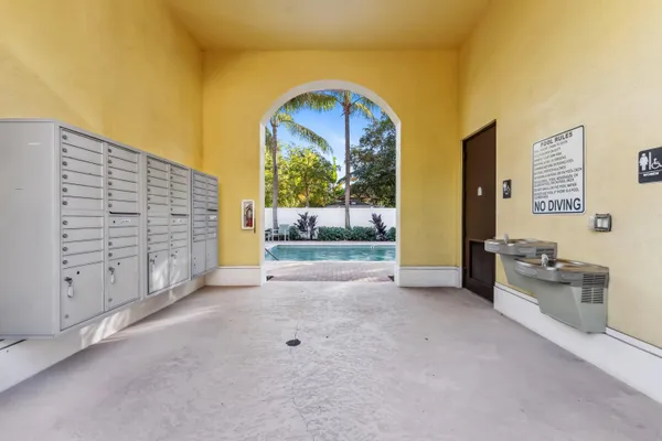 $5,000 | 106 Southwest 1st Avenue, Delray Beach, FL 33444