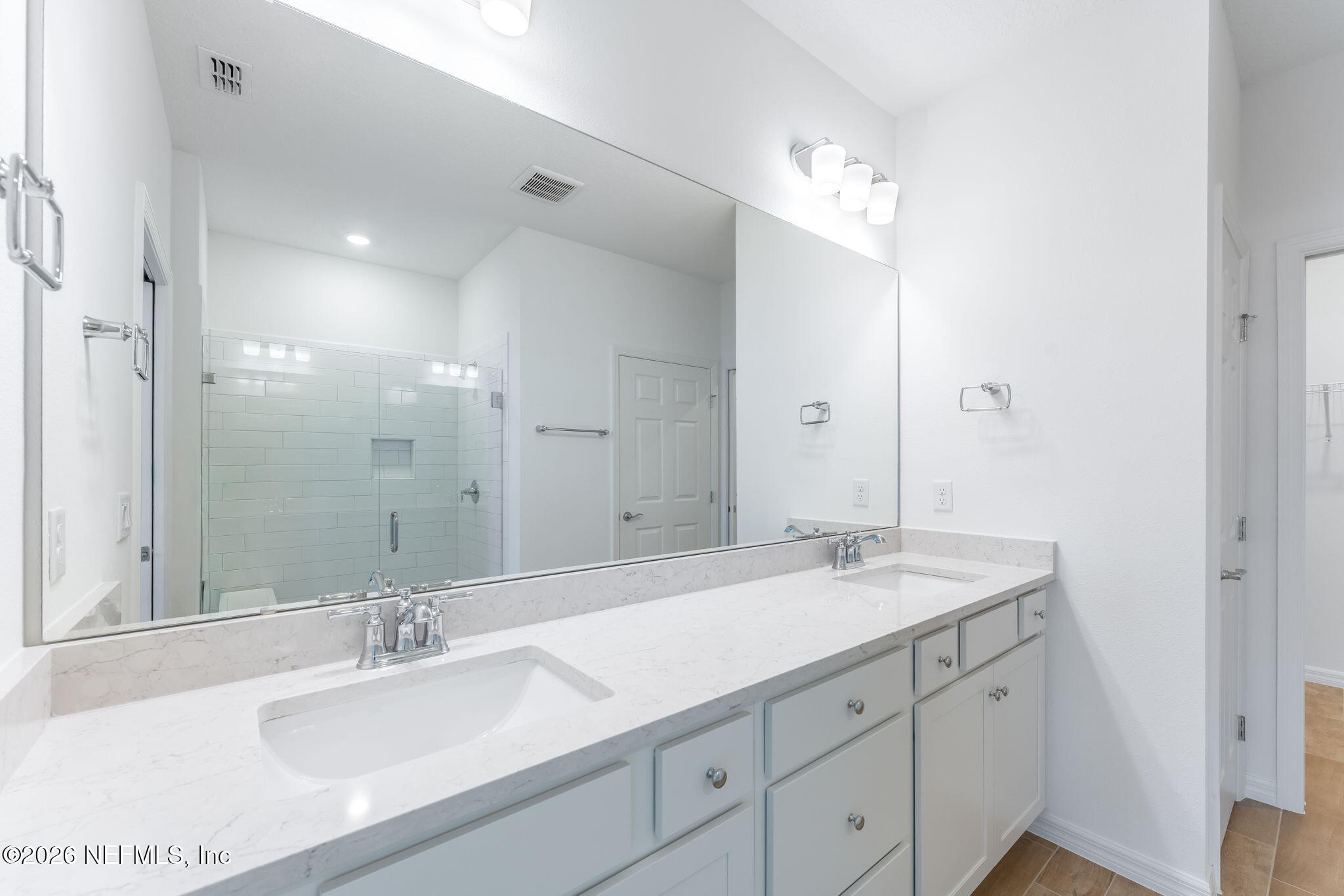261 Ecliptic Loop Yulee, FL 32097 - Photo 25 of 61 26-web-or-mls-Primary Bathroom