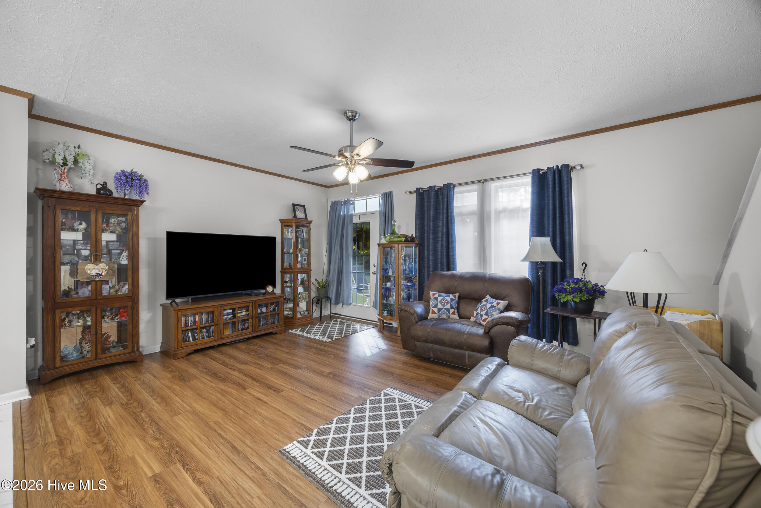6079 Bell Williams Road Currie, NC 28435 - Photo 8 of 58 8_living room