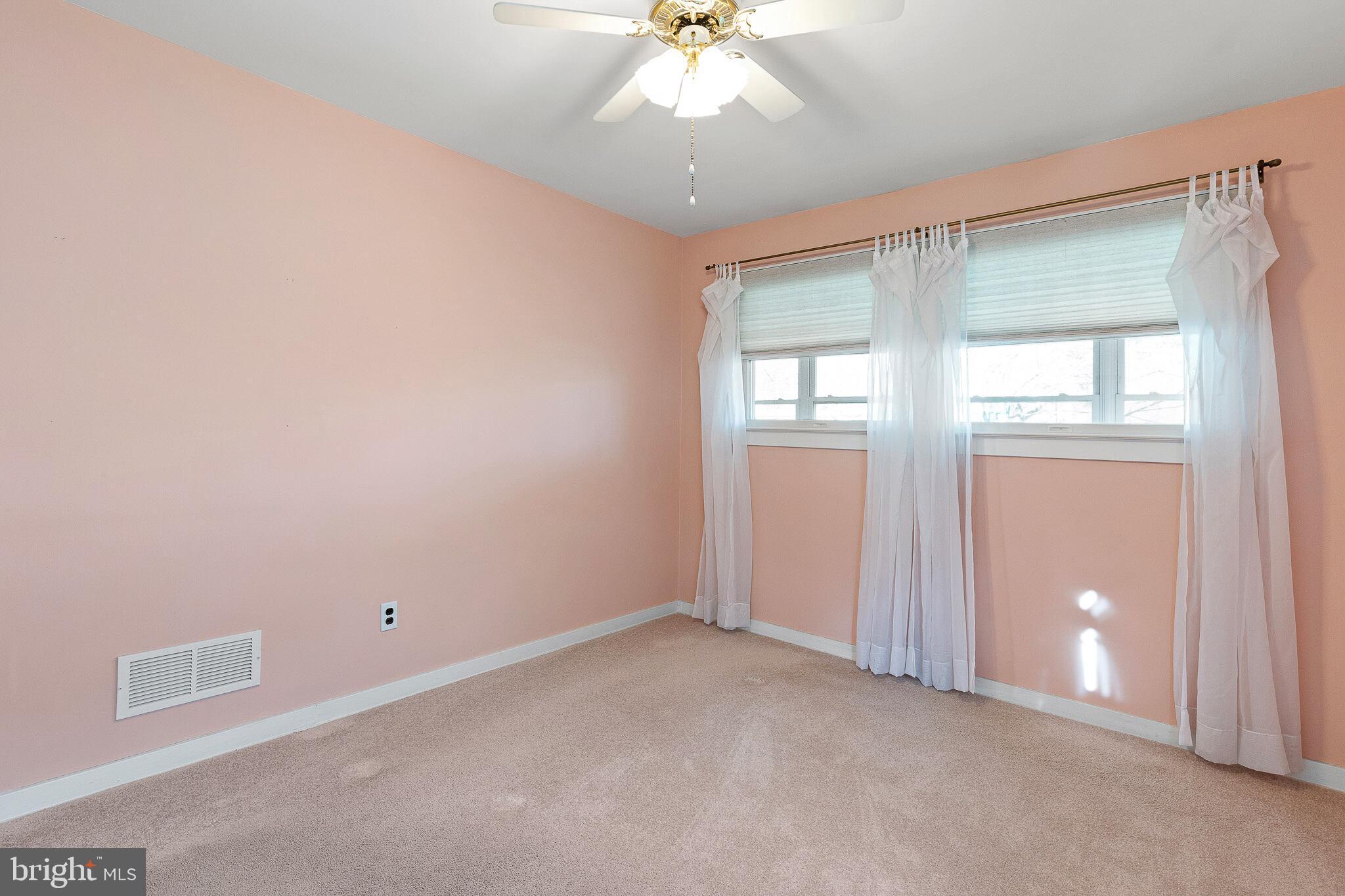 122 Rita Road New Castle, DE 19720 - Photo 15 of 23 Bedroom 2