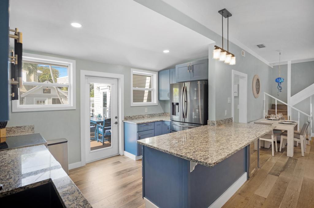 2211 Staples Avenue Key West, FL 33040 - Photo 11 of 33 9