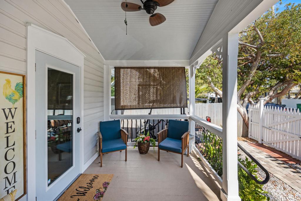 2211 Staples Avenue Key West, FL 33040 - Photo 2 of 33 4
