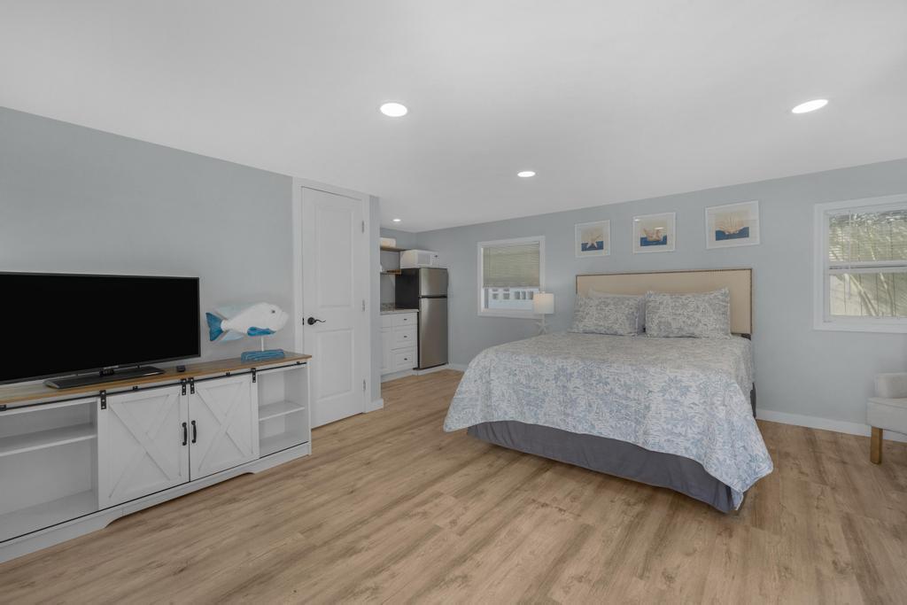 2211 Staples Avenue Key West, FL 33040 - Photo 25 of 33 27