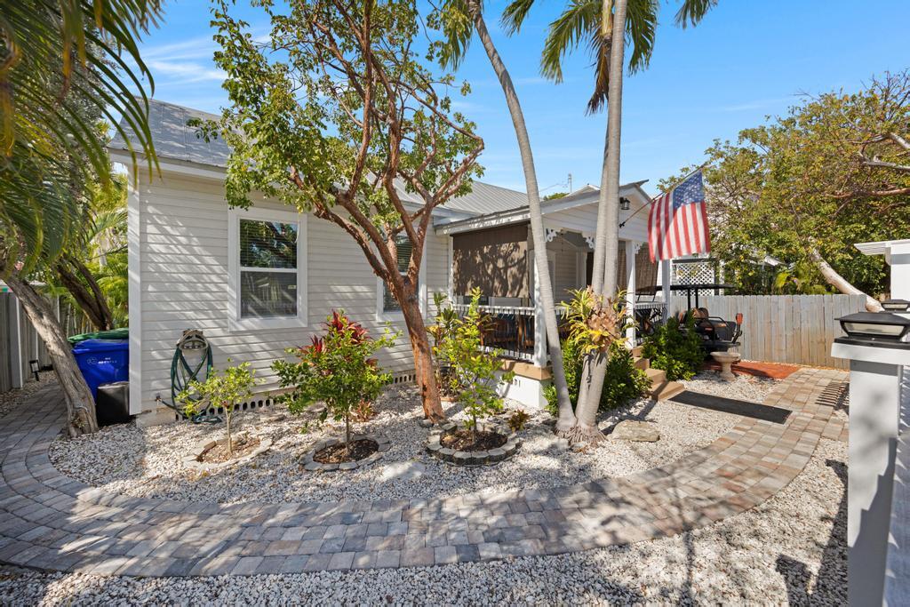 2211 Staples Avenue Key West, FL 33040 - Photo 32 of 33 1