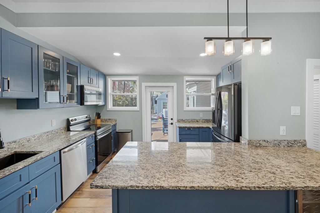 2211 Staples Avenue Key West, FL 33040 - Photo 10 of 33 8