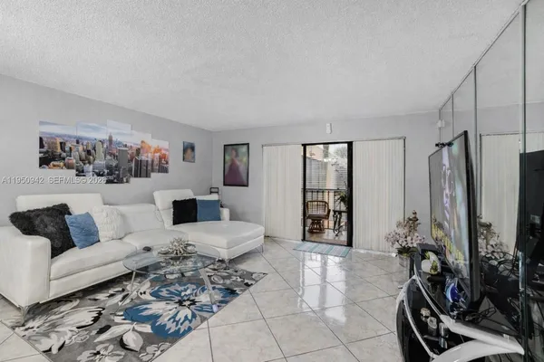 $269,999 | 8415 Southwest 107th Avenue, Unit 323W, Miami, FL 33173