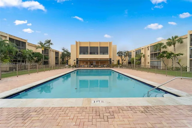 $269,999 | 8415 Southwest 107th Avenue, Unit 323W, Miami, FL 33173