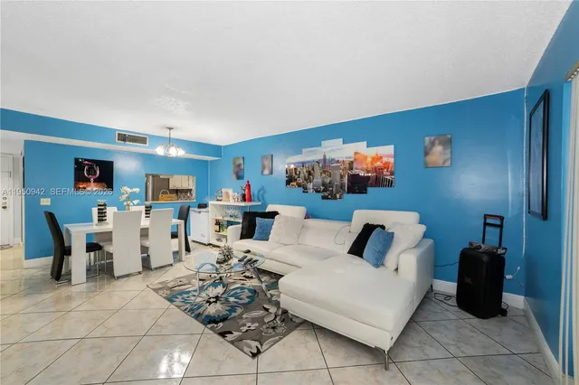 $269,999 | 8415 Southwest 107th Avenue, Unit 323W, Miami, FL 33173