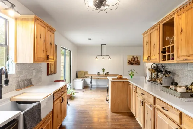 $400,000 | 326 Zapalac Road, Smithville, TX 78957