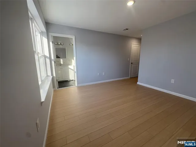 $2,800 | 29 Isabella Avenue, Unit 2, Newark, NJ 07106