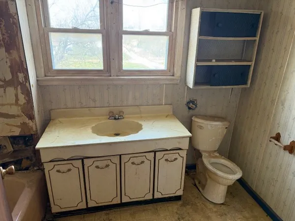 $19,900 | 600 Dewey Street, Eldorado, IL 62930