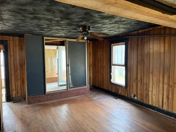 $19,900 | 600 Dewey Street, Eldorado, IL 62930