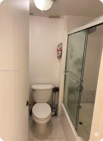 $2,450 | 341 Lakeview Drive, Unit 104, Weston, FL 33326