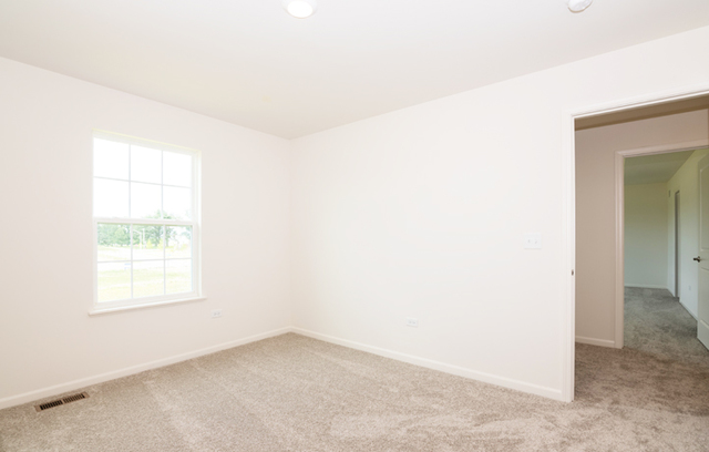3624 Edelweiss Road Elgin, IL 60124 - Photo 13 of 38 an empty room with a window