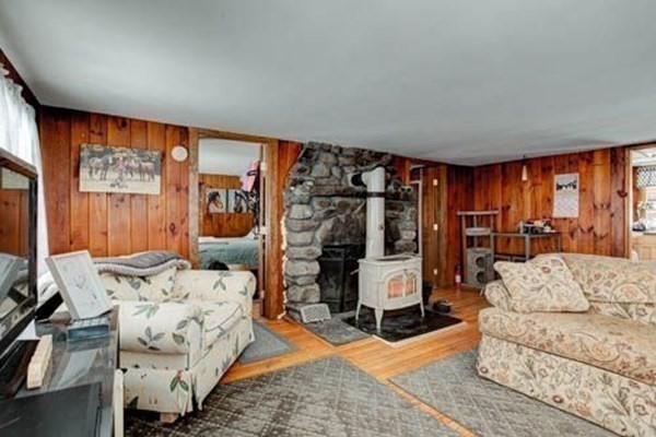 41 Nichewaug Road Petersham, MA 01366 - Photo 5 of 12 Gallery Image 5