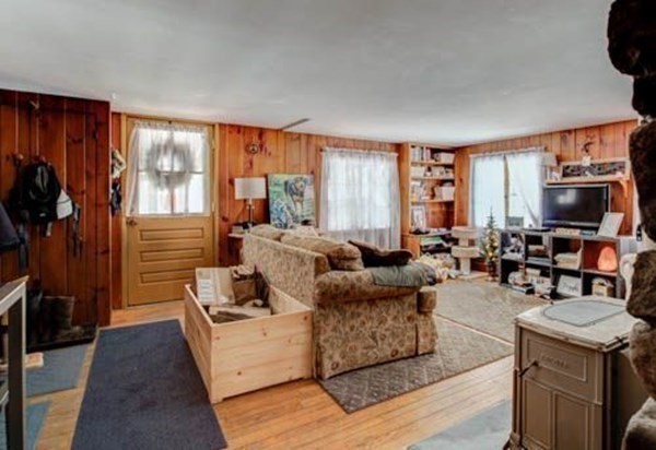 41 Nichewaug Road Petersham, MA 01366 - Photo 6 of 12 Gallery Image 6