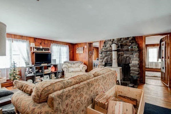 41 Nichewaug Road Petersham, MA 01366 - Photo 7 of 12 Gallery Image 7