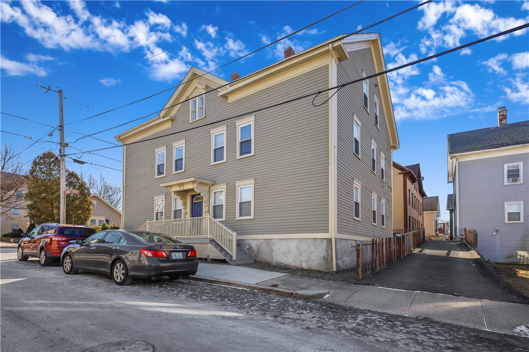186 Church Street, Unit B Woonsocket, RI 02895 - Photo 29 of 34 Gallery Image 29