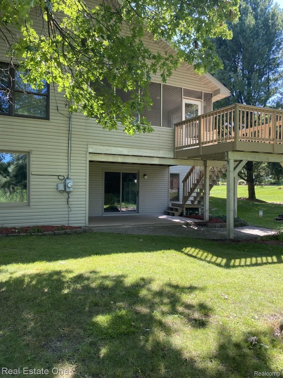 2012 Cole Road Lake Orion, MI 48362 - Photo 6 of 68 back 1.jpg