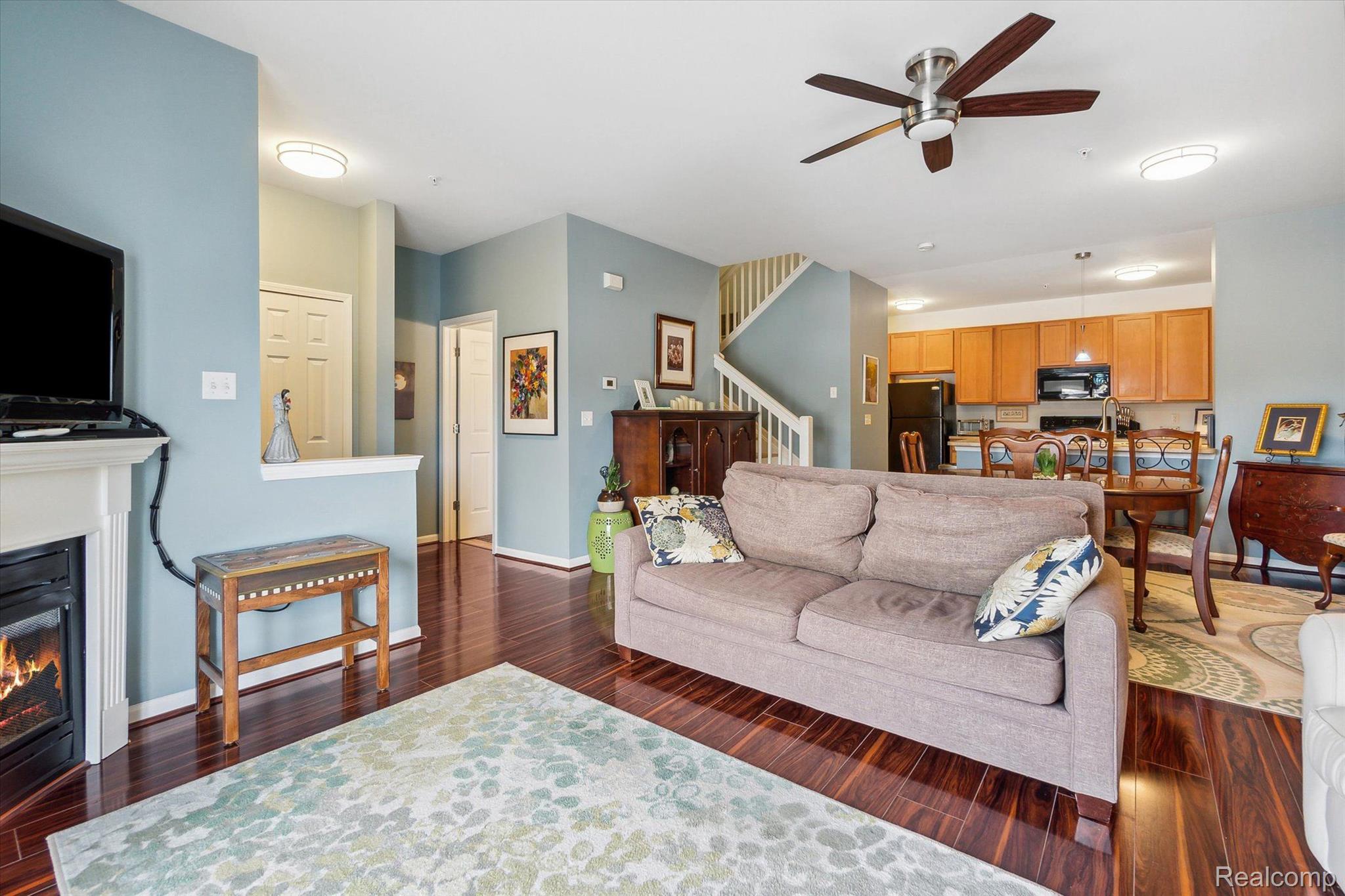10233 Crossview Trail Howell, MI 48855 - Photo 5 of 27 Gallery Image 5