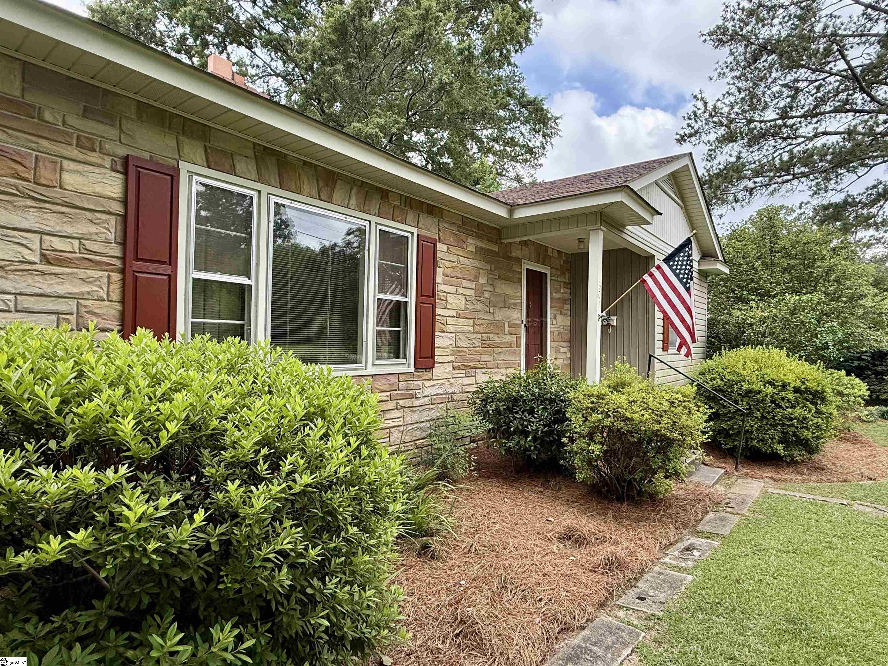 301 Pine Street Clinton, SC 29325 - Photo 15 of 20