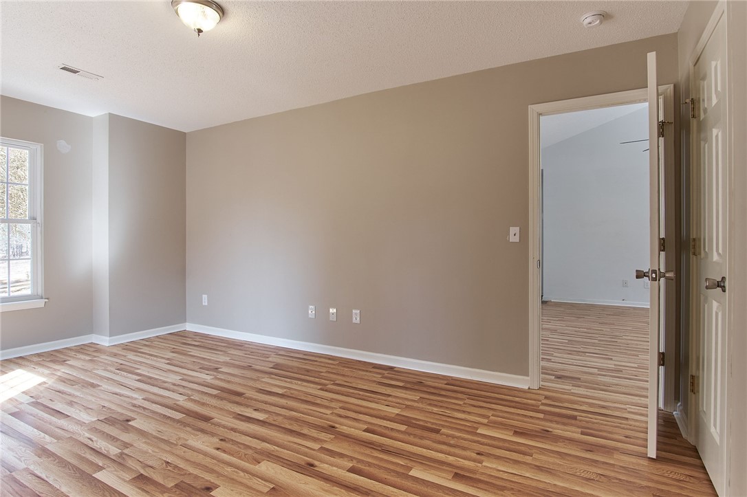 801 Windrush Lane Seneca, SC 29672 - Photo 12 of 44