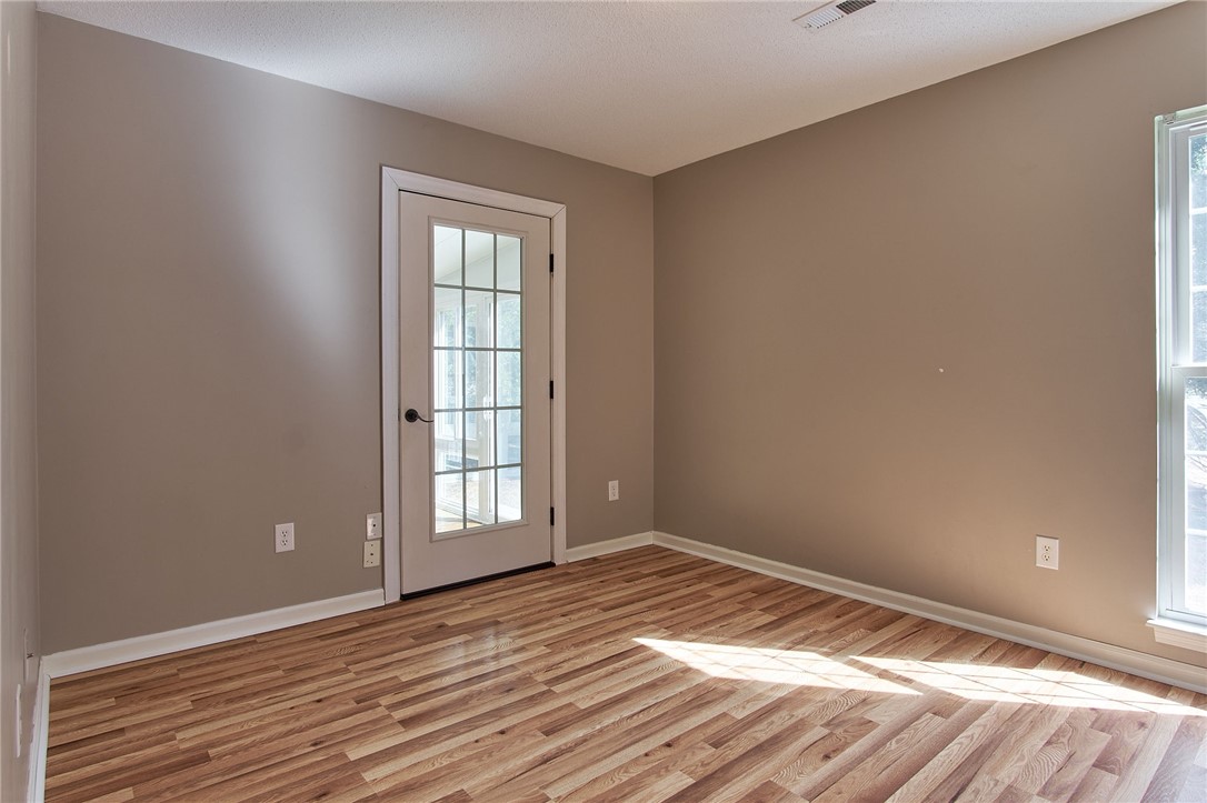 801 Windrush Lane Seneca, SC 29672 - Photo 20 of 44