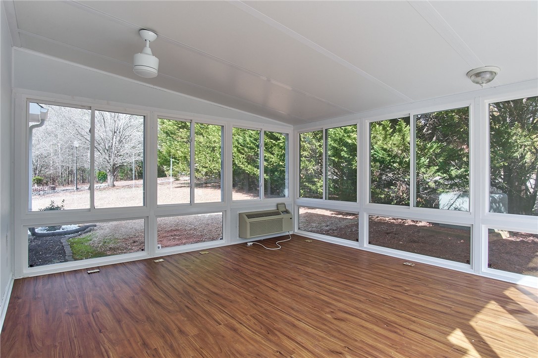 801 Windrush Lane Seneca, SC 29672 - Photo 23 of 44