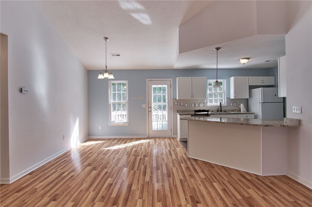 801 Windrush Lane Seneca, SC 29672 - Photo 4 of 44