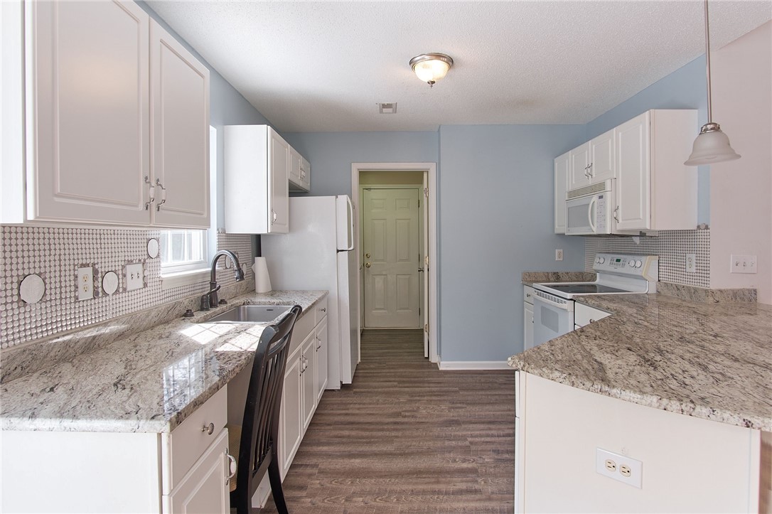 801 Windrush Lane Seneca, SC 29672 - Photo 7 of 44