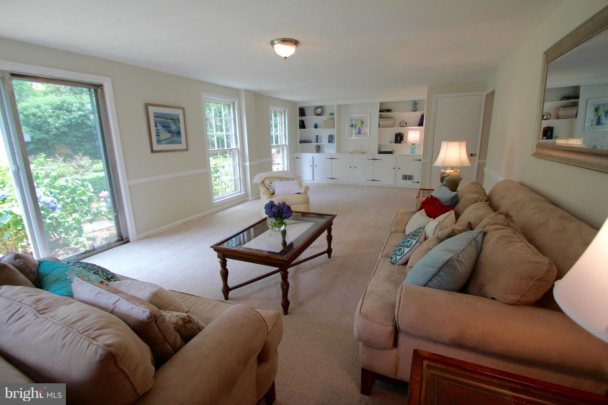 12005 Old Bridge Road North Bethesda, MD 20852 - Photo 16 of 20 Family Room