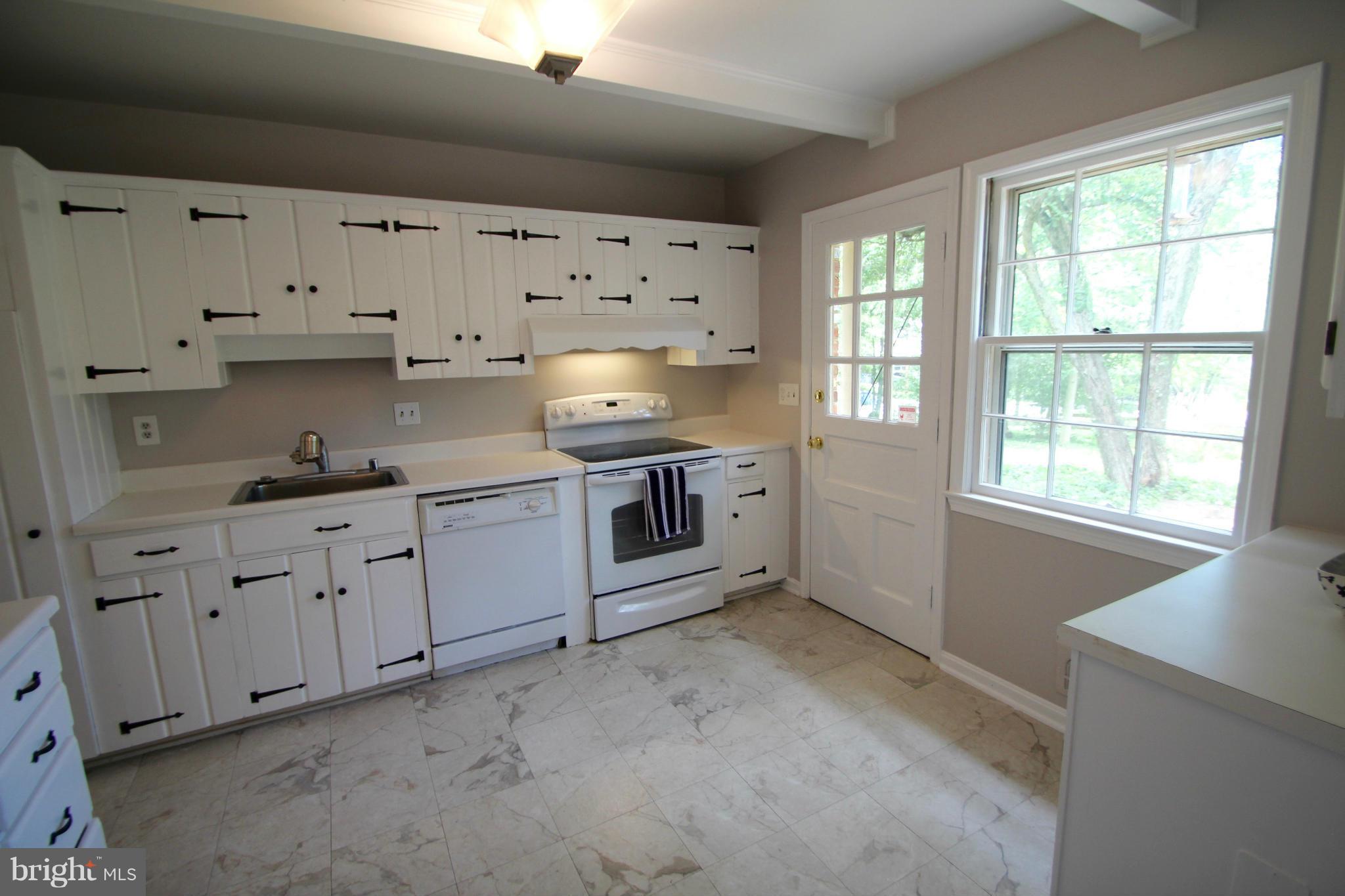12005 Old Bridge Road North Bethesda, MD 20852 - Photo 8 of 20 Kitchen