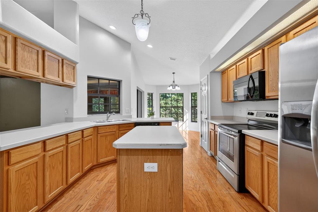 4943 Treasure Cay Road Tavares, FL 32778 - Photo 16 of 46