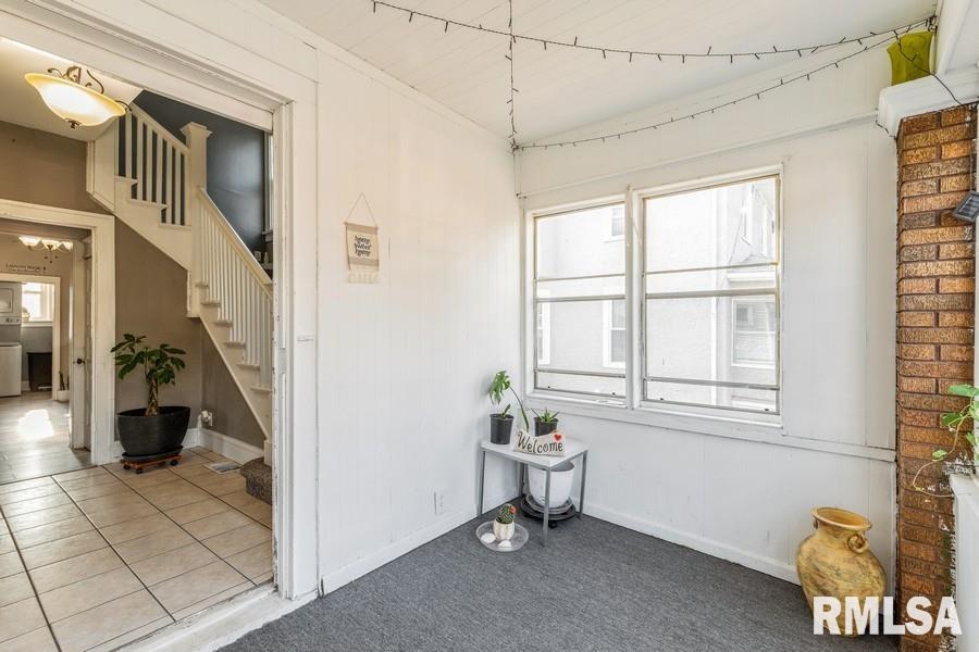 2207 18th Street C, IA 52722 - Photo 2 of 15