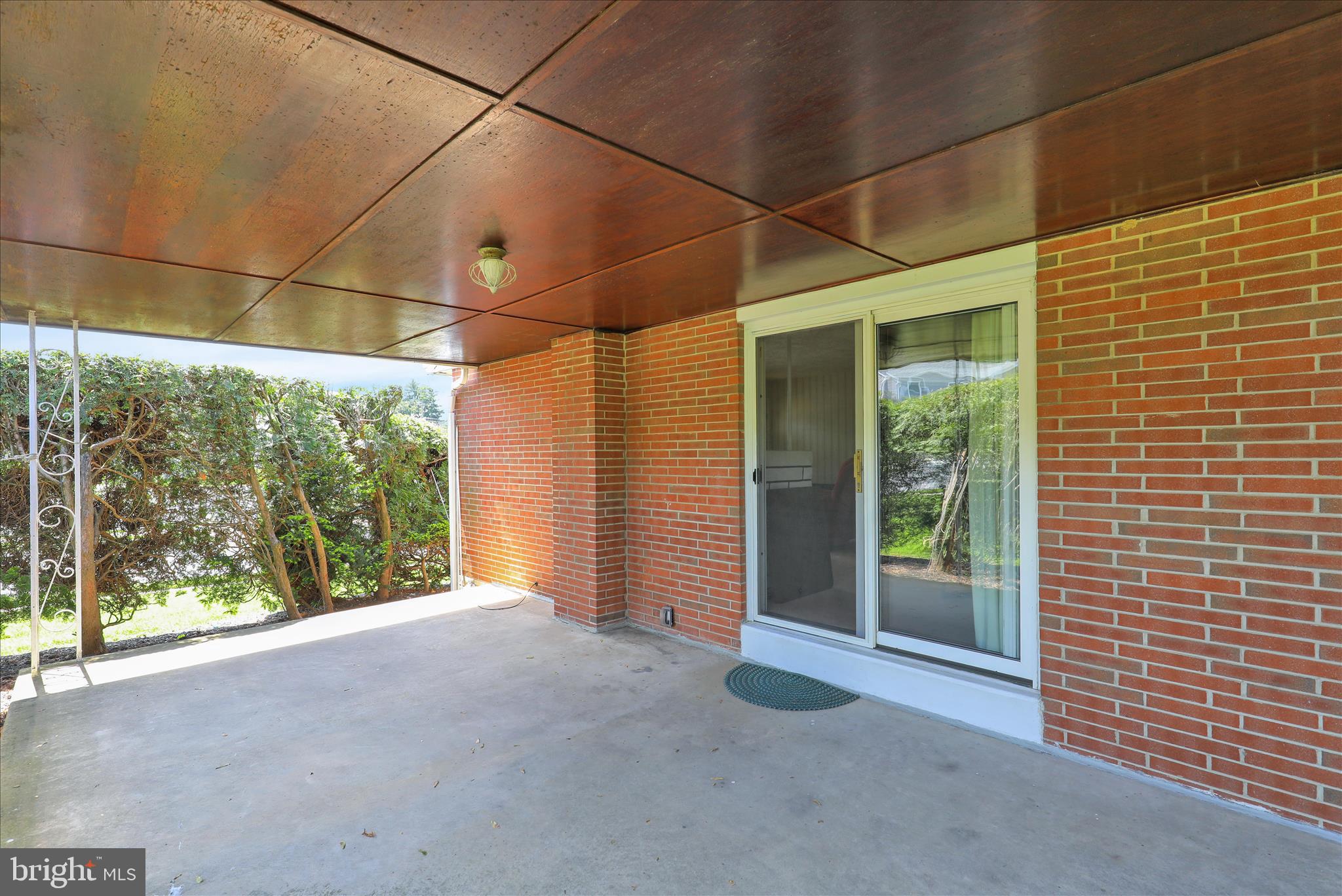 1901 County Street Reading, PA 19605 - Photo 11 of 25 private patio