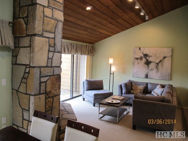 84UN-27 Emerald Ridge Road, Unit 27 Sapphire, NC 28774 - Photo 9 of 41 Gallery Image 9