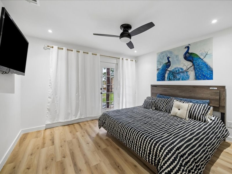 7402 Alabonson Road, Unit 202 Houston, TX 77088 - Photo 2 of 5