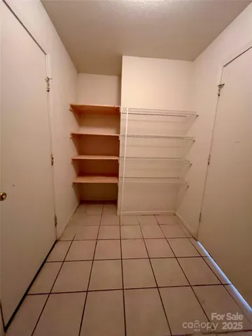 a view of a utility room