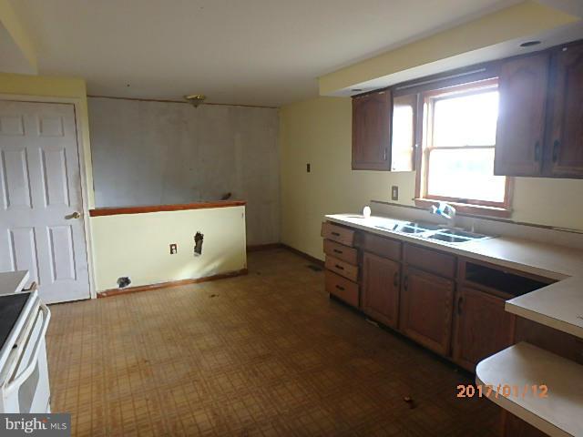 9005 Reichs Ford Road Frederick, MD 21704 - Photo 5 of 11 Kitchen