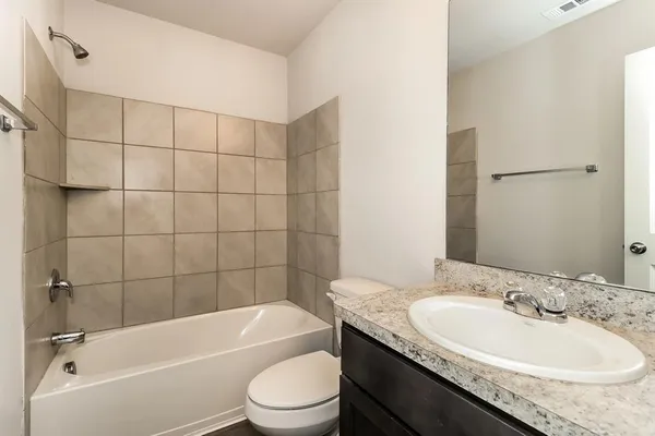 $1,950 | 5532 Shore Point Trail, Fort Worth, TX 76119