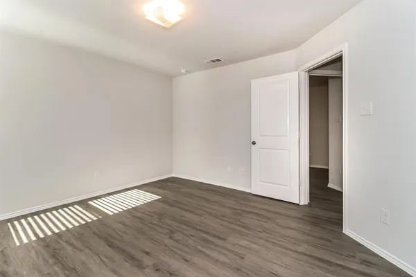 $1,950 | 5532 Shore Point Trail, Fort Worth, TX 76119