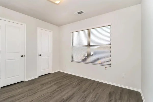 $1,950 | 5532 Shore Point Trail, Fort Worth, TX 76119