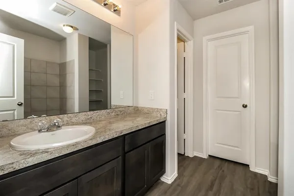 $1,950 | 5532 Shore Point Trail, Fort Worth, TX 76119