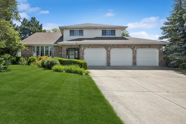 $569,900 | 17119 Dooneen Avenue, Tinley Park, IL 60477