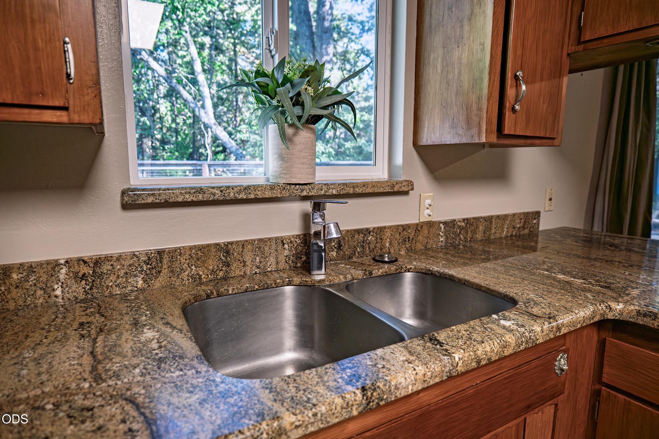 2750 Granite Hill Road Grants Pass, OR 97526 - Photo 18 of 47
