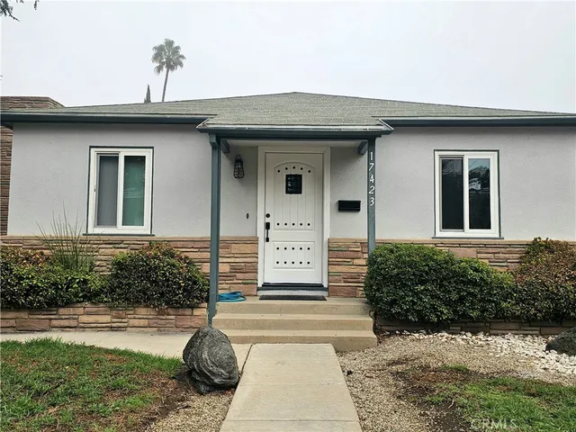 $4,500 | 17423 Burbank Boulevard, Encino, CA 91316
