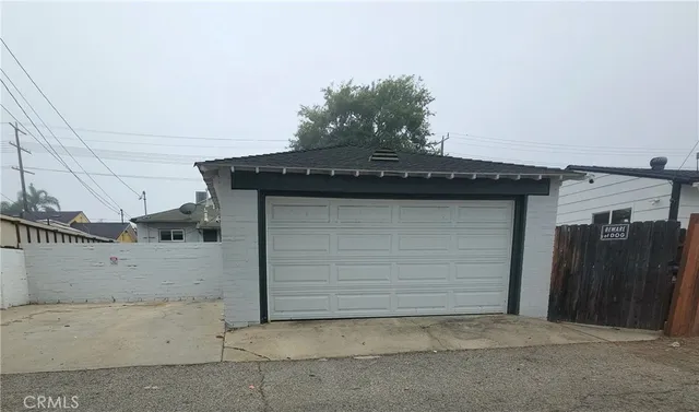 $4,500 | 17423 Burbank Boulevard, Encino, CA 91316