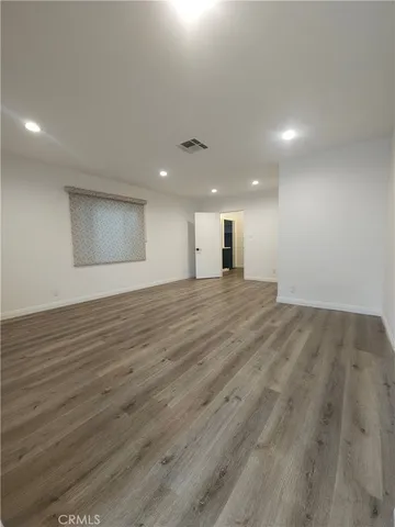 $4,500 | 17423 Burbank Boulevard, Encino, CA 91316